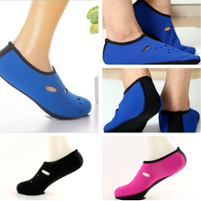 Load image into Gallery viewer, Beach Shoes Quick Dry Non-slip Diving Socks Swimming Pool Surfing Snorkeling