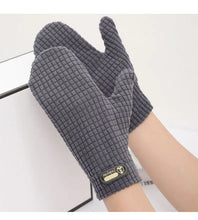 Load image into Gallery viewer, Mittens for Men Spring and Autumn Warm Cycling Driving Bike Windproof Elastic Winter Fleece Couples All-Wrapped Finger Gloves
